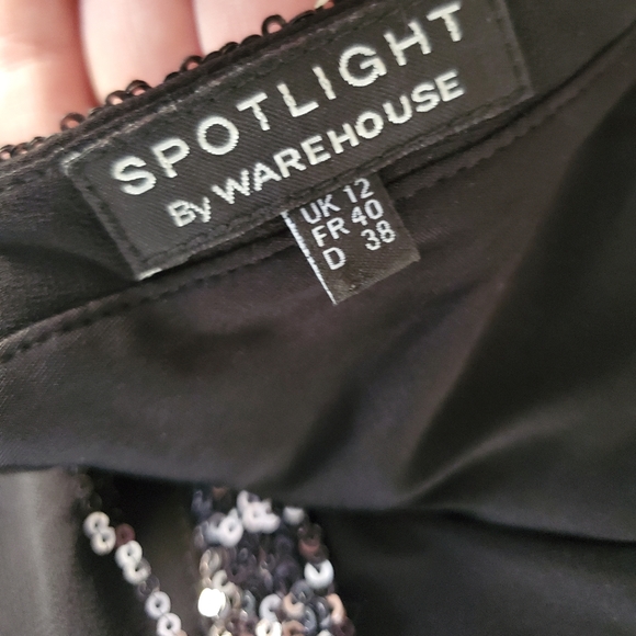 Sequins scoop neck dress - Picture 3 of 3